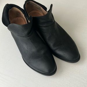 Seychelles Distressed Low Heel Bootie (Size 7)